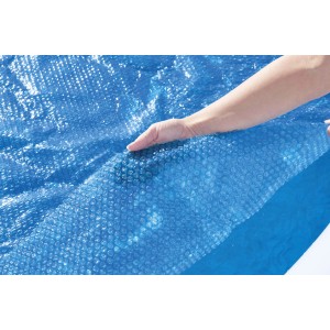 Copertura blu per piscina (t.b.t.) con pluriball e mano. Rete protettiva per piscine.