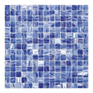 Piastrella a mosaico quadrata blu con effetto marmorizzato.