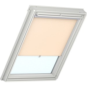 Tenda a rullo manuale beige Velux per finestre da tetto. Tenda a rullo per una privacy ottimale.