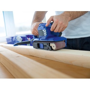 Nastro abrasivo LUX K120 in uso su legno. Accessori per levigatrici a nastro, confezione da 3.