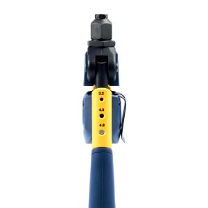 Pinze t.b.t. con manico blu e giallo e diverse dimensioni.