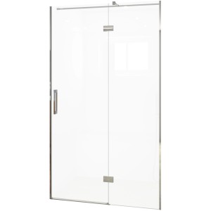 Box doccia t.b.t. con vetro trasparente e accessori argentati.