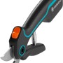 Cesoie da giardino a batteria Gardena Assistcut per un taglio facile in giardino.