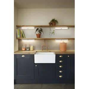 t.b.t. Luce sottopensile LED sotto mensole in cucina.