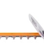Tagliasiepi a batteria Worx 40V WG284E.9 Solo con lame tagliate al laser e corpo arancione.