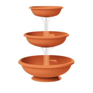Ciotola per fiori t.b.t. a tre livelli color terracotta per il giardino.