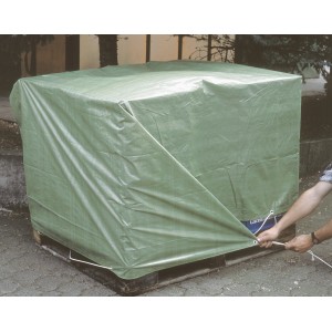Telone verde LUX 2x3m che copre oggetti su un pallet, fissato con una corda.