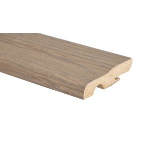 Battiscopa in legno, dettaglio del profilo.