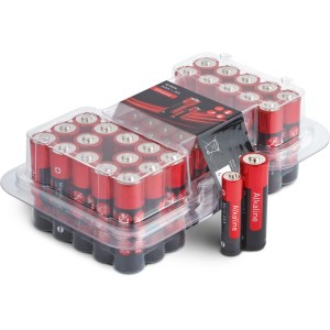 Confezione da 50 batterie alcaline AAA e AA, ideali per dispositivi con consumo energetico costante.
