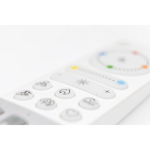 Telecomando Lutec Connect bianco-grigio per il controllo di luci smart tramite infrarossi e Bluetooth.