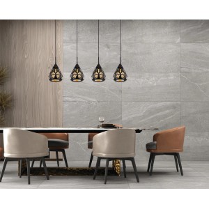 Lampada a sospensione a quattro luci della categoria Sospensioni sopra il tavolo da pranzo.