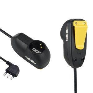 Multipresa nera t.b.t. con spina e clip gialla.