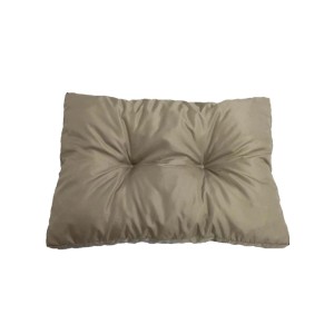 Cuscino da esterno beige trapuntato per mobili da giardino.