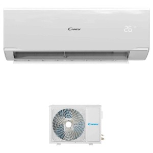 Condizionatore Candy bianco, unità interna sopra, unità esterna sotto.
