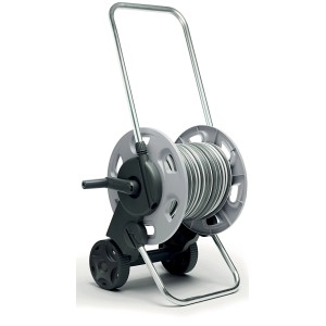 Carrello avvolgitubo grigio con tubo. Ideale per l'irrigazione del giardino.