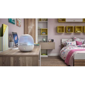 Umidificatore su una scrivania in una stanza per bambini.