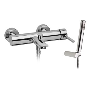 Rubinetto vasca cromato con doccetta.