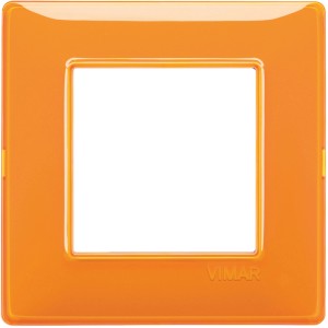Placca t.b.t. arancione per interruttori e prese.