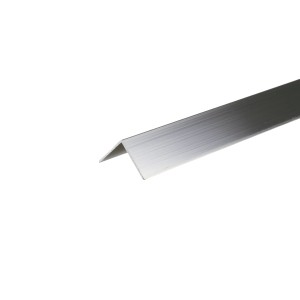 Profilo angolare Arcansas, lati uguali, alluminio, 15x15mm, per connessioni e fissaggi.