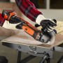 Smerigliatrice angolare a batteria Black+Decker 18V che leviga piastrelle. Incl. impugnatura supplementare.