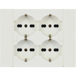 Multipresa bianca t.b.t. con quattro prese Schuko.