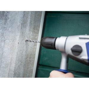 Punta per cemento Ø 10 mm fora parete in cemento con trapano a percussione.
