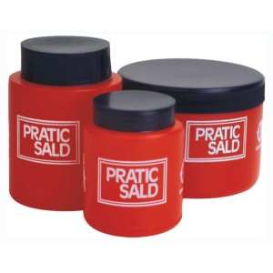 Set di contenitori rossi con coperchi scuri per cassette WC.