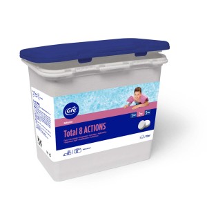 Secchio di pastiglie per la cura dell'acqua della piscina per il trattamento dell'acqua.