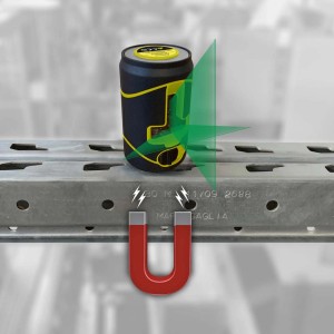 Livella laser t.b.t. con base magnetica per il fissaggio su superfici metalliche.