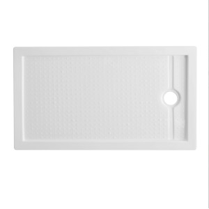 Piatto doccia rettangolare bianco t.b.t. con superficie leggermente ruvida e scarico laterale.