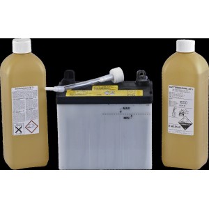 Batteria con flaconi di acido per accessori trattore.