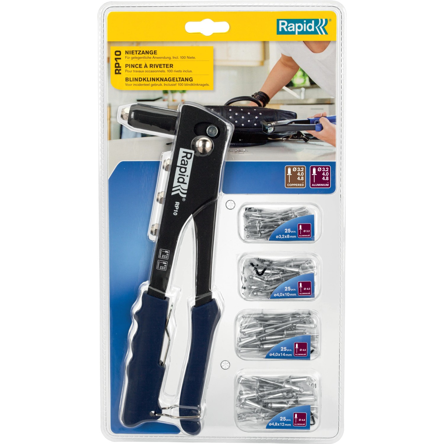 Rivettatrice Rapid RP10 con 100 rivetti di diverse dimensioni.