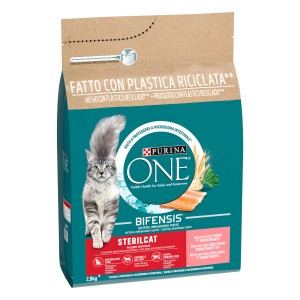 Purina ONE Sterilcat cibo secco per gatti con salmone, sacco da 2,8kg. Alimento per gatti sterilizzati.