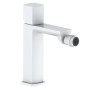 Miscelatore bidet t.b.t. bianco con forme cubiche per il bagno.