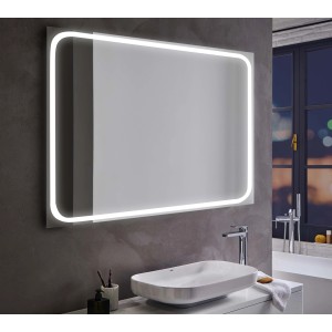Specchio rettangolare con illuminazione a LED in bagno.