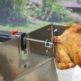 Motore a batteria OBI 1,5 V su grill con pollo allo spiedo.