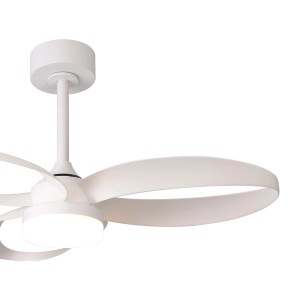 Ventilatore da soffitto bianco con illuminazione a LED.