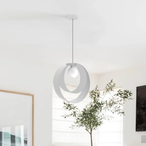 Moderna lampada a sospensione bianca t.b.t. con forma rotonda per spazi abitativi.