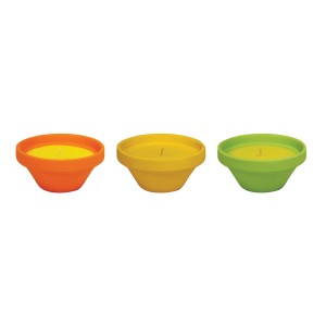 Tre candele colorate t.b.t. Antizanzare in arancione, giallo e verde.