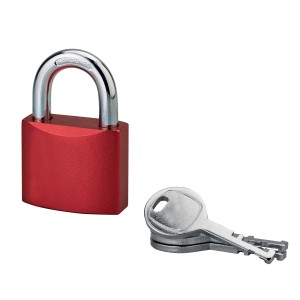 Lucchetto t.b.t. rosso con chiave per maggiore sicurezza.