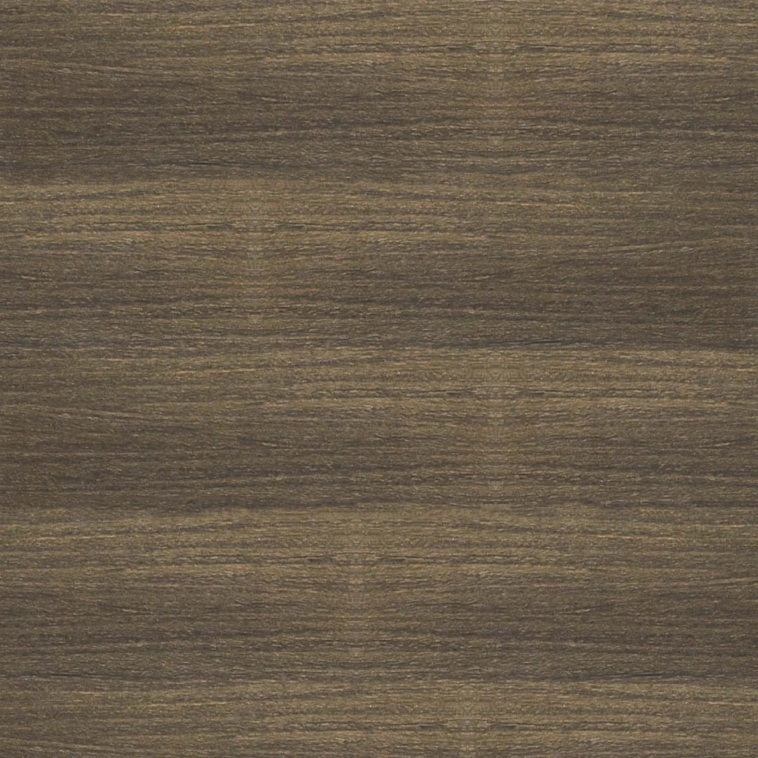 Primo piano di una superficie in legno trattata con impregnante per legno.