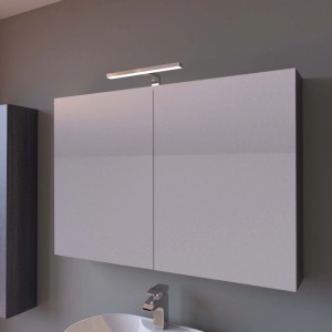 Mobile bagno t.b.t. con specchiera e illuminazione.