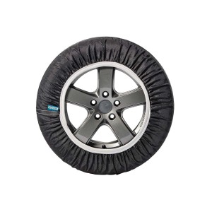 Alternativa tessile catene da neve t.b.t. per pneumatici auto come aiuto alla partenza su ghiaccio e neve.