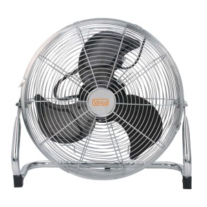 Ventilatore in metallo t.b.t. con tre pale e alloggiamento cromato.