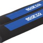 Due protezioni spalla nere t.b.t. per sedili auto con logo Sparco blu.