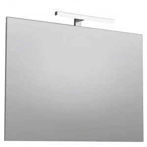 Specchio da parete rettangolare con luce LED orizzontale integrata.