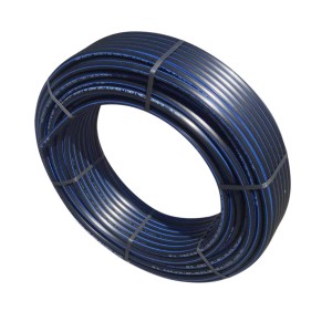 Tubo Tubi nero arrotolato con strisce blu, confezionato.
