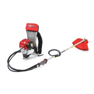 Decespugliatore con motore a zaino per un lavoro confortevole in giardino.