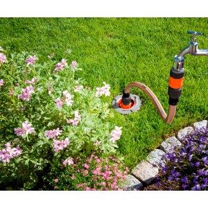 Gardena Profi-System set di collegamento collegato al rubinetto in giardino.