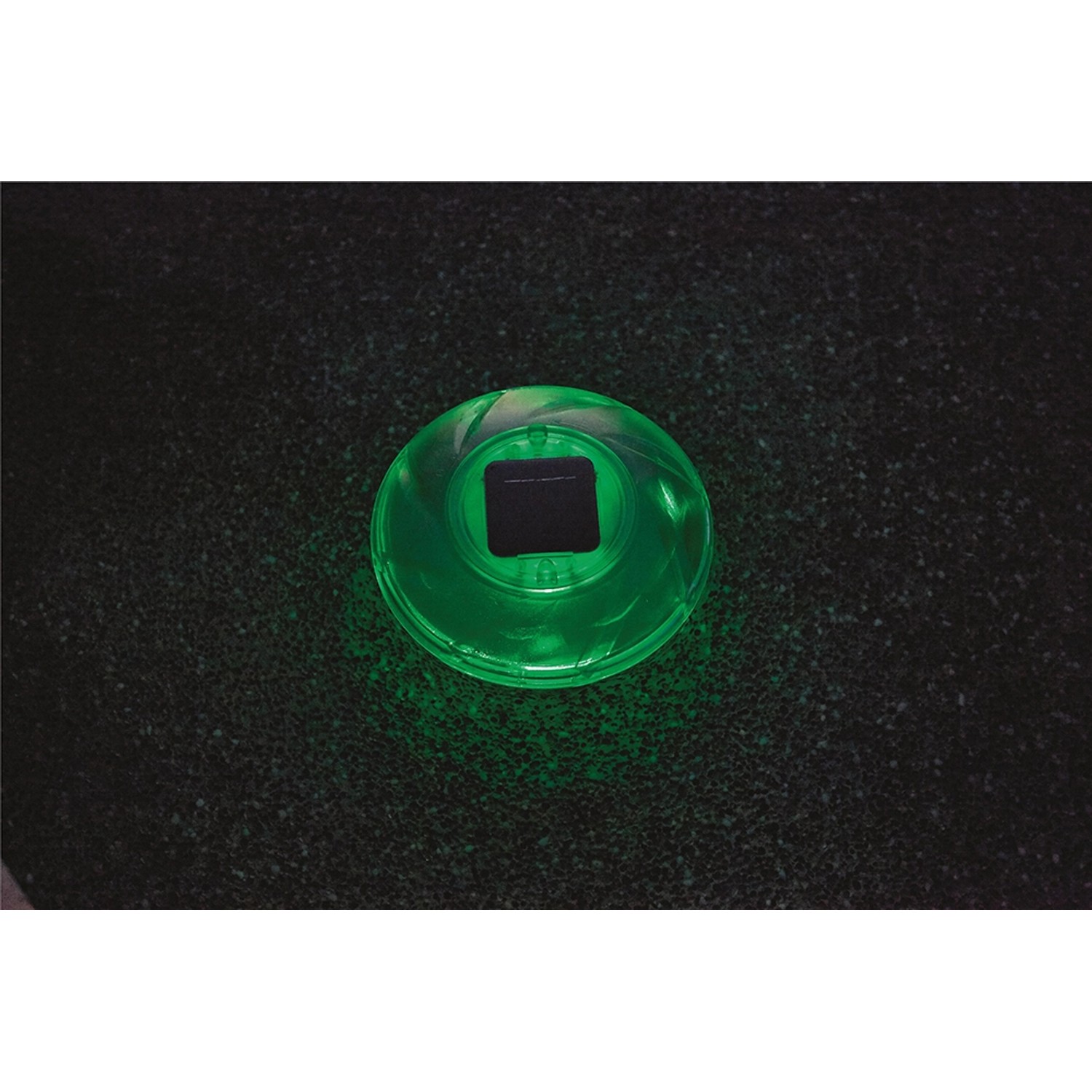 Luce LED solare galleggiante Flowclear verde, illuminazione piscina per serate suggestive.